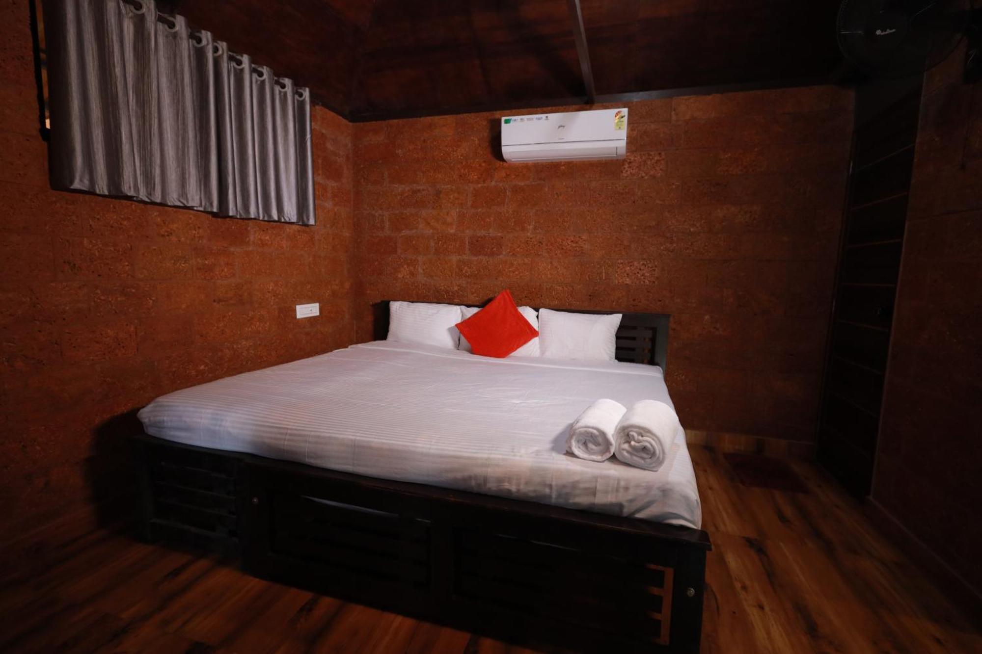 Holistic Stay Eco-Resort & Ayurvedic Retreat Paithalmala ภายนอก รูปภาพ