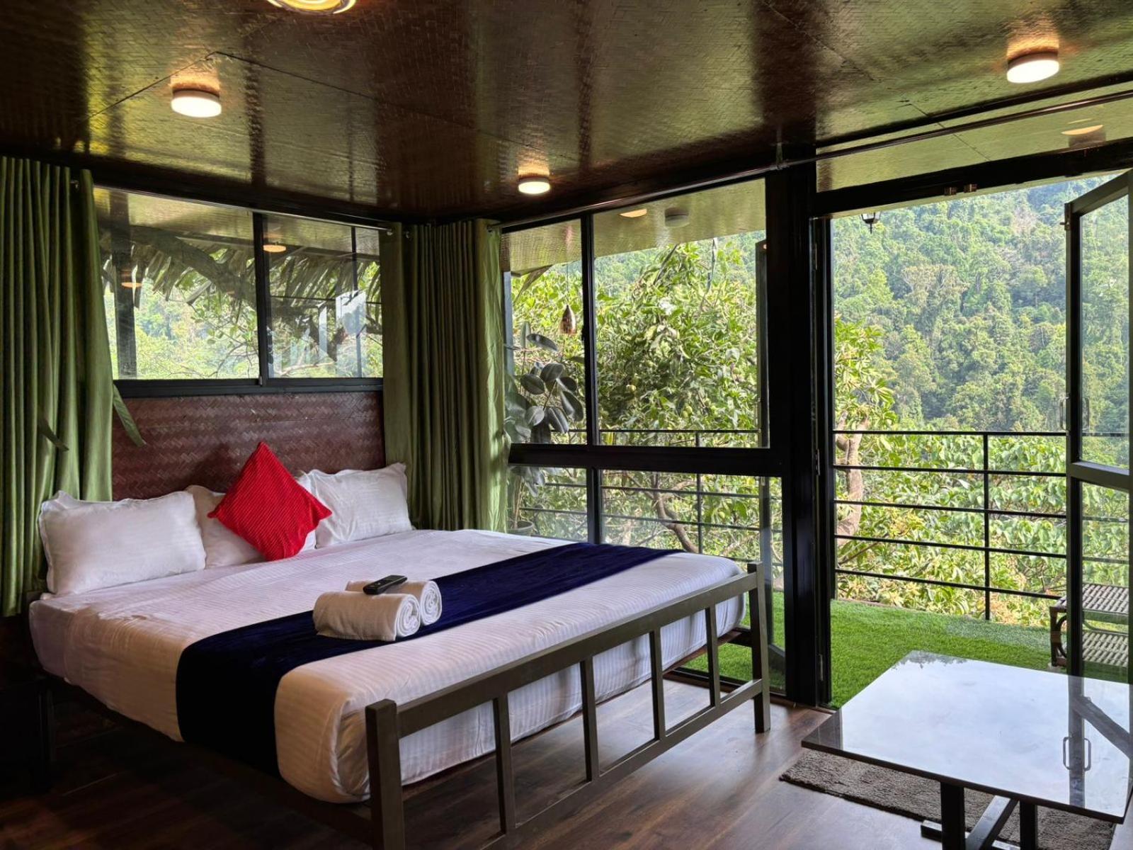 Holistic Stay Eco-Resort & Ayurvedic Retreat Paithalmala ภายนอก รูปภาพ